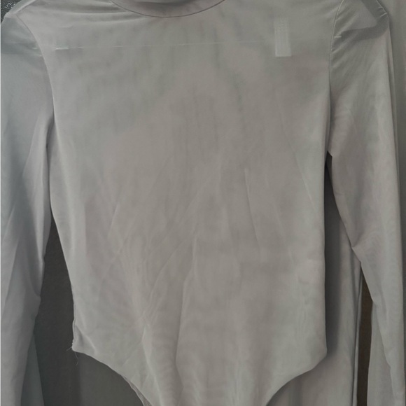 Elegant Grey Bodysuit and Pants Set - Picture 2 of 5